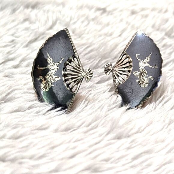 Vintage 30's-40's Sterling Silver Niello Dancer Screw Back Earrings Fan Shaped - Picture 1 of 8
